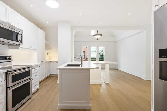 18 Elm Ave, House detached with 7 bedrooms, 5 bathrooms and 5 parking in Toronto ON | Image 20