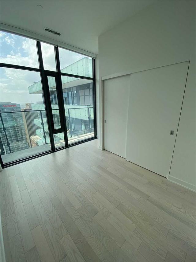 uph04 - 20 Lombard St, Condo with 3 bedrooms, 2 bathrooms and 1 parking in Toronto ON | Image 2