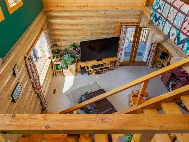 2604 Big Bend Highway, House detached with 3 bedrooms, 3 bathrooms and null parking in Columbia Shuswap A BC | Image 15