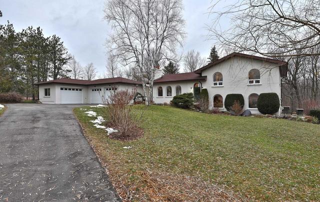 7569 15 Sideroad Rd, House detached with 4 bedrooms, 2 bathrooms and 12 parking in Halton Hills ON | Image 1