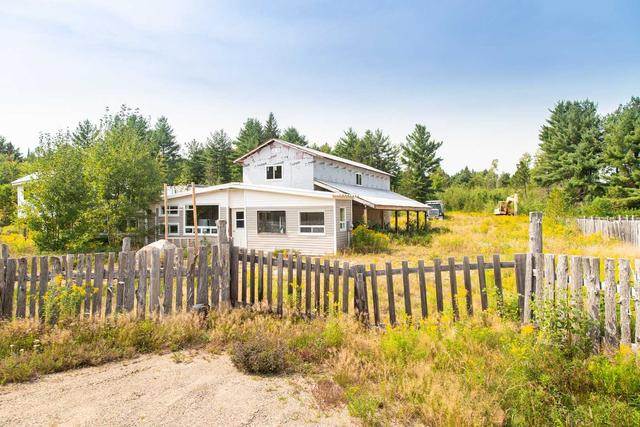2337 Paugh Lake Rd, House detached with 3 bedrooms, 2 bathrooms and 18 parking in Madawaska Valley ON | Image 11