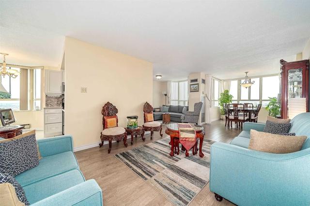 Ph4 - 100 County Court Blvd, Condo with 3 bedrooms, 2 bathrooms and 2 parking in Brampton ON | Image 2