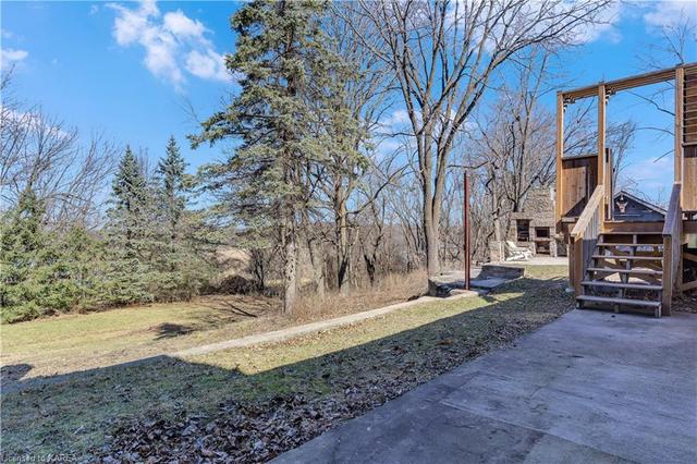 3952 Highway 15, House detached with 4 bedrooms, 2 bathrooms and 7 parking in Kingston ON | Image 32