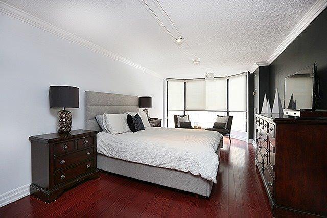 404 - 30 Church St E, Condo with 3 bedrooms, 3 bathrooms and 1 parking in Toronto ON | Image 14