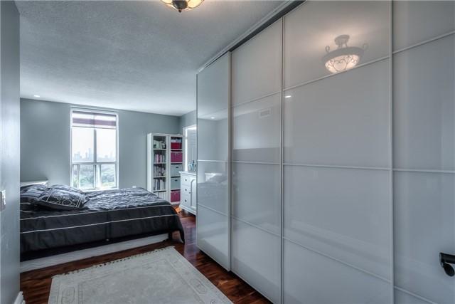 Ph3 - 21 Overlea Blvd, Condo with 2 bedrooms, 2 bathrooms and 1 parking in Toronto ON | Image 10