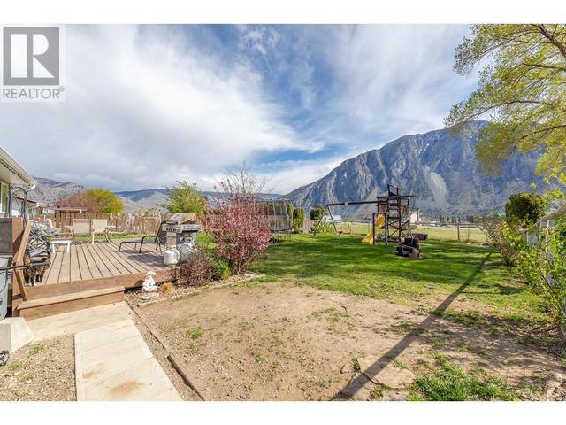 501 3rd Avenue, House detached with 4 bedrooms, 2 bathrooms and null parking in Keremeos BC | Image 53