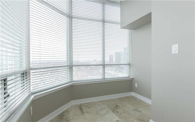 Uph110 - 550 Webb Dr, Condo with 2 bedrooms, 2 bathrooms and 2 parking in Mississauga ON | Image 10