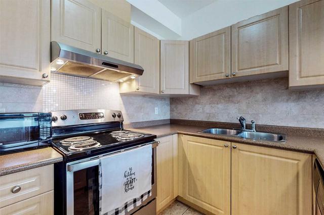 20 - 9 Pine St, Townhouse with 2 bedrooms, 1 bathrooms and 1 parking in Toronto ON | Image 2
