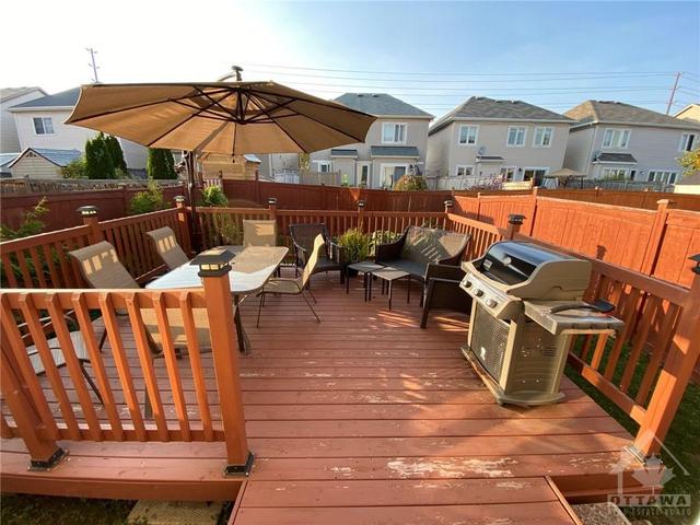 425 Vendevale Avenue, Townhouse with 3 bedrooms, 3 bathrooms and 3 parking in Ottawa ON | Image 29