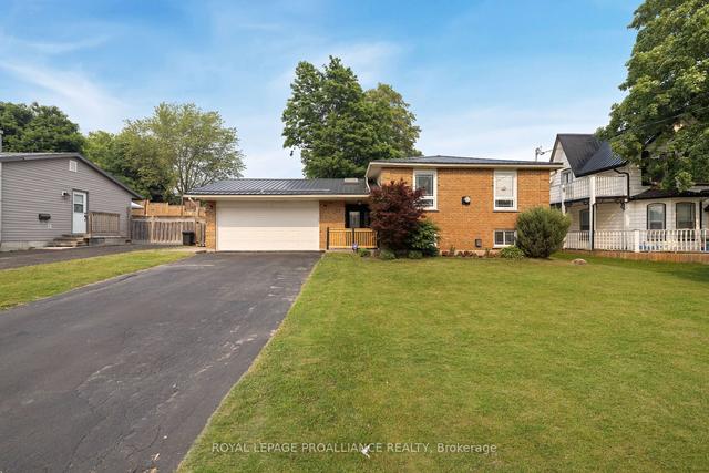 77 Reid St, House detached with 3 bedrooms, 3 bathrooms and 6 parking in Quinte West ON | Image 1