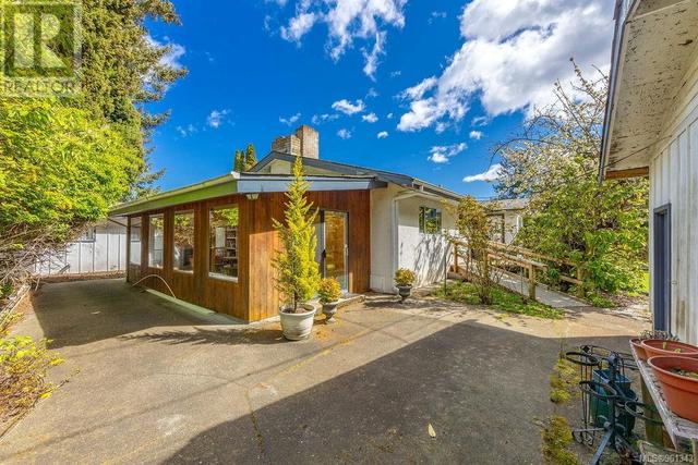 8028 Lantzville Rd, House detached with 4 bedrooms, 3 bathrooms and 4 parking in Lantzville BC | Image 55