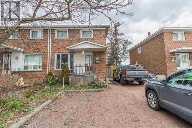628 Mcnabb St, House semidetached with 3 bedrooms, 1 bathrooms and null parking in Sault Ste. Marie ON | Image 2