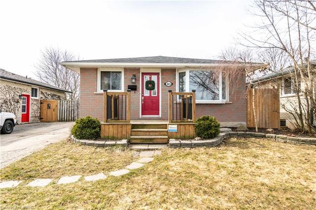 80 Mountford Drive, House detached with 3 bedrooms, 2 bathrooms and null parking in Guelph ON | Image 1