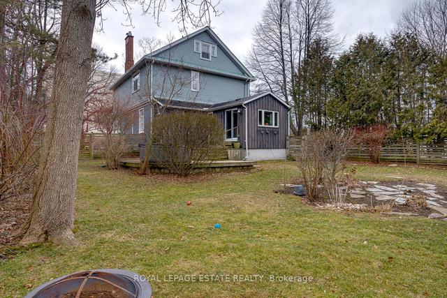 236 Walton St, House detached with 3 bedrooms, 2 bathrooms and 4 parking in Cobourg ON | Image 36