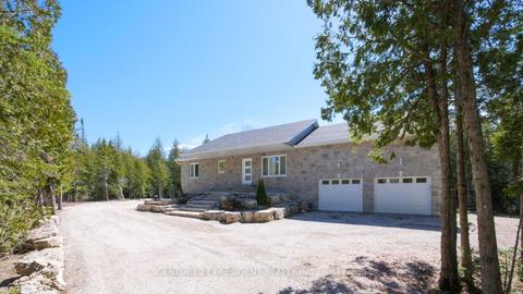 114 Pike St, House detached with 2 bedrooms, 2 bathrooms and 10 parking in Northern Bruce Peninsula ON | Card Image
