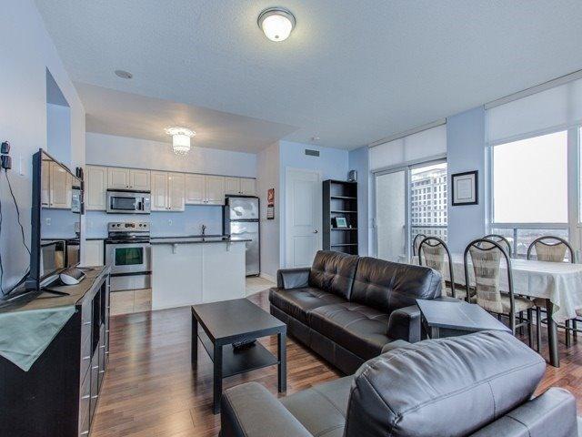 1112 - 9225 Jane St, Condo with 2 bedrooms, 2 bathrooms and 2 parking in Vaughan ON | Image 6