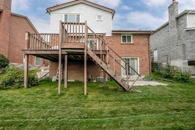 112 Eastman Cres, House detached with 3 bedrooms, 3 bathrooms and 4 parking in Newmarket ON | Image 16