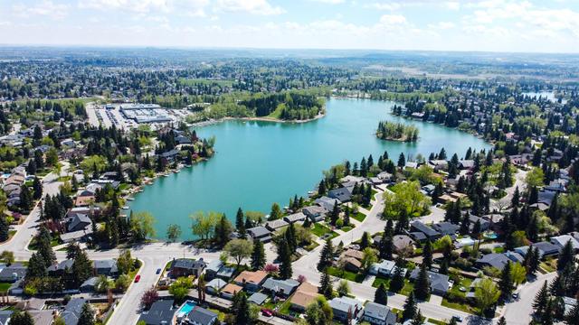 423 Lake Bonavista Drive Se, House detached with 3 bedrooms, 3 bathrooms and 6 parking in Calgary AB | Image 41