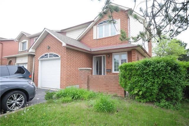 2 Thorson Gate, House detached with 4 bedrooms, 2 bathrooms and 2 parking in Brampton ON | Image 4