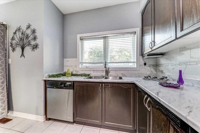 105 Matthewson Ave, House attached with 3 bedrooms, 3 bathrooms and 3 parking in Bradford West Gwillimbury ON | Image 10