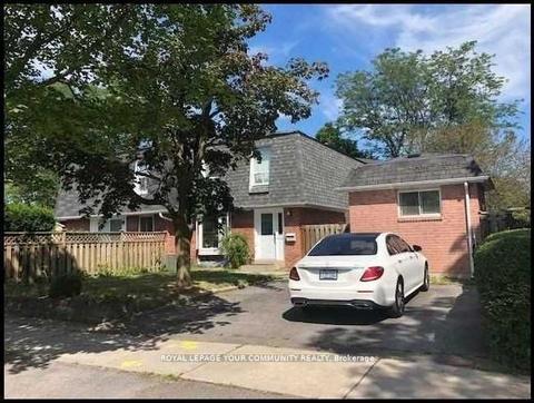 28 Lillooet Cres, Richmond Hill, ON, L4C5A7 | Card Image