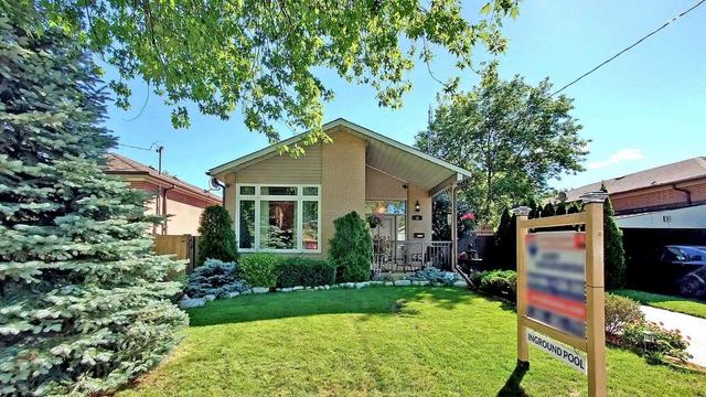11 Wagner Dr, House detached with 3 bedrooms, 2 bathrooms and 3 parking in Toronto ON | Image 1
