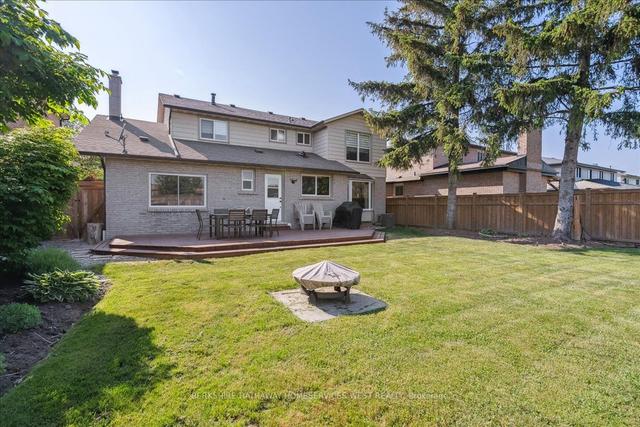 10 Farmingdale Cres, House detached with 4 bedrooms, 4 bathrooms and 4 parking in Hamilton ON | Image 20