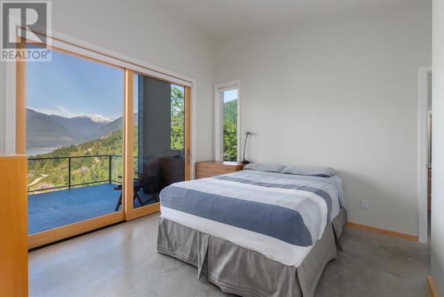 1135 Copper Drive, House detached with 3 bedrooms, 3 bathrooms and 6 parking in Squamish Lillooet D BC | Image 14