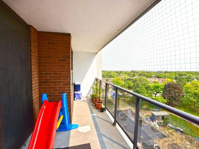 807 - 21 Knightsbridge Rd, Condo with 3 bedrooms, 1 bathrooms and 1 parking in Brampton ON | Image 10