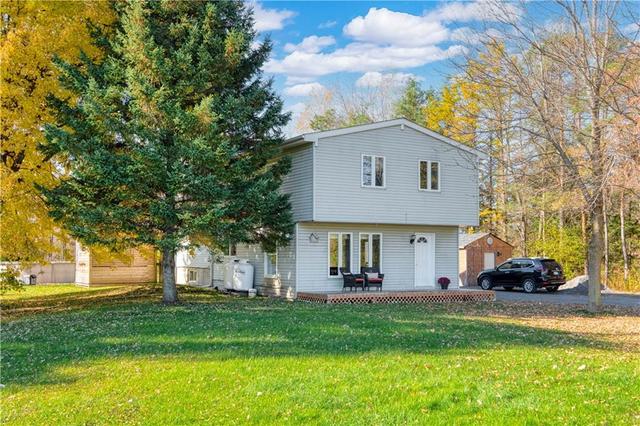 5042 Johnson Road, House detached with 5 bedrooms, 2 bathrooms and 10 parking in South Glengarry ON | Image 4