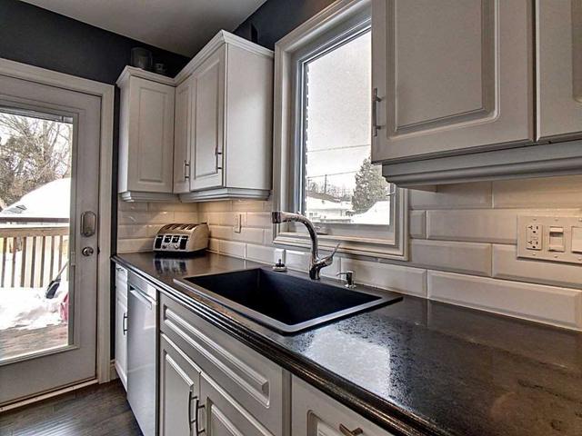 5187 Willmott St, House detached with 3 bedrooms, 2 bathrooms and 5 parking in Niagara Falls ON | Image 2
