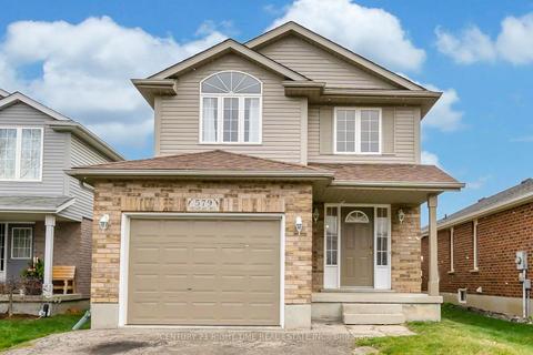 579 Chesapeake Cres, House detached with 3 bedrooms, 4 bathrooms and 3 parking in Waterloo ON | Card Image