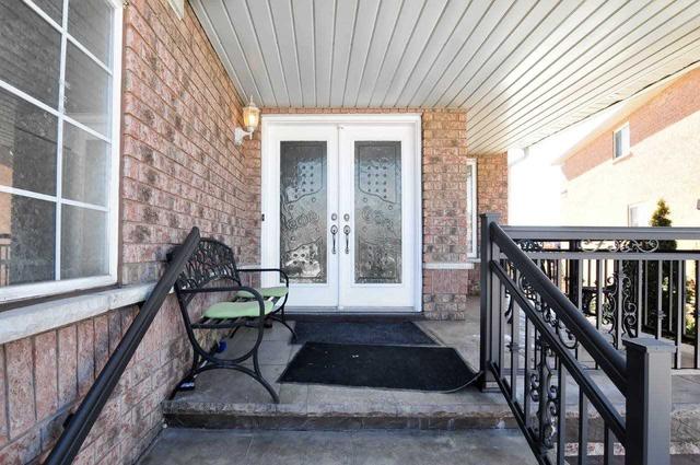 208 Vintage Gate, House detached with 4 bedrooms, 4 bathrooms and 6 parking in Brampton ON | Image 12