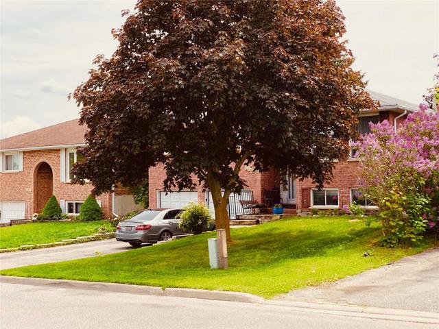 493 Maplegrove Ave, House detached with 3 bedrooms, 2 bathrooms and 4 parking in Bradford West Gwillimbury ON | Image 2