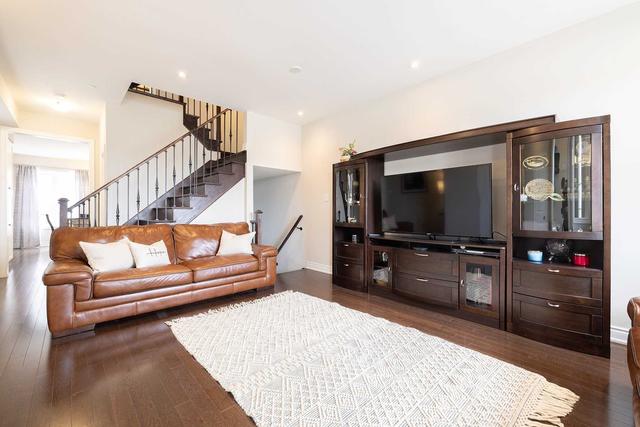 7 - 1331 Major Mackenzie Dr, Townhouse with 3 bedrooms, 3 bathrooms and 2 parking in Vaughan ON | Image 12