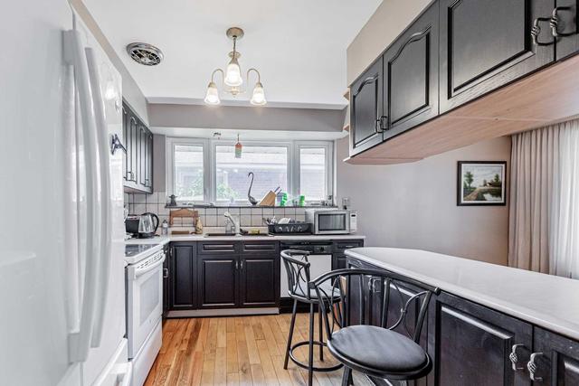 25 Cora Cres, House detached with 3 bedrooms, 2 bathrooms and 5 parking in Toronto ON | Image 21