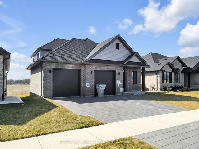 2047 Lockwood Cres, House detached with 4 bedrooms, 3 bathrooms and 4 parking in Strathroy Caradoc ON | Image 12