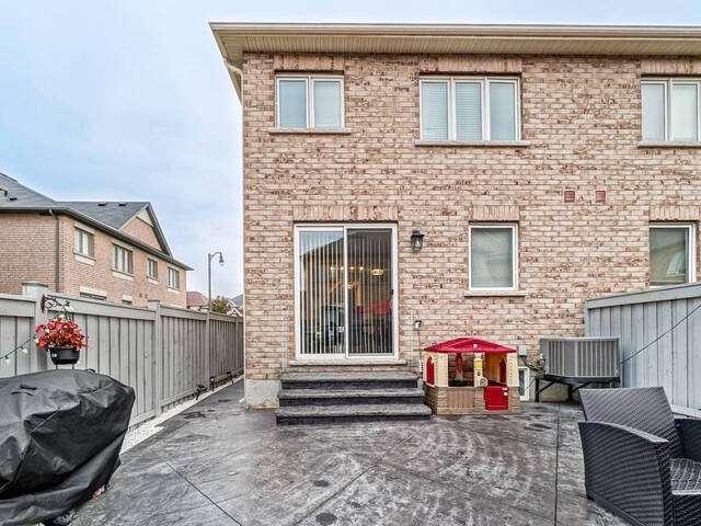 39 Lesabre Cres, House semidetached with 4 bedrooms, 4 bathrooms and 4 parking in Brampton ON | Image 35