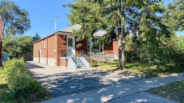 20 Lewiston Rd, House detached with 3 bedrooms, 4 bathrooms and 5 parking in Toronto ON | Image 1
