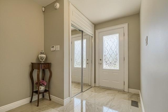17 Redcastle Cres, House detached with 4 bedrooms, 3 bathrooms and 3 parking in Toronto ON | Image 23