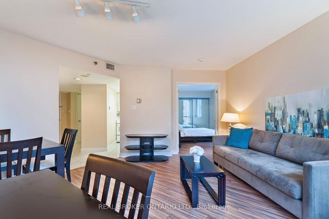 1110 - 38 Elm St, Condo with 1 bedrooms, 1 bathrooms and 0 parking in Toronto ON | Image 2