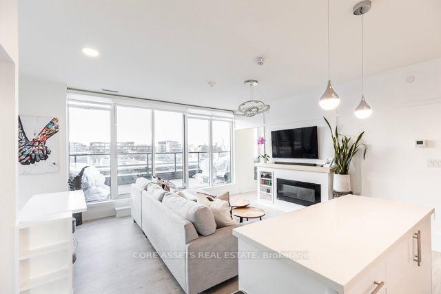 1514 - 576 Front St W, Condo with 3 bedrooms, 2 bathrooms and 1 parking in Toronto ON | Image 7