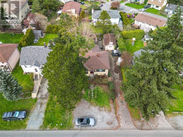 920 Lodge Ave, House detached with 4 bedrooms, 2 bathrooms and 3 parking in Saanich BC | Image 5