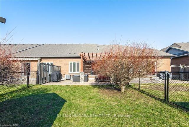 22 Conrad Pl, House attached with 2 bedrooms, 4 bathrooms and 3 parking in Grimsby ON | Image 37