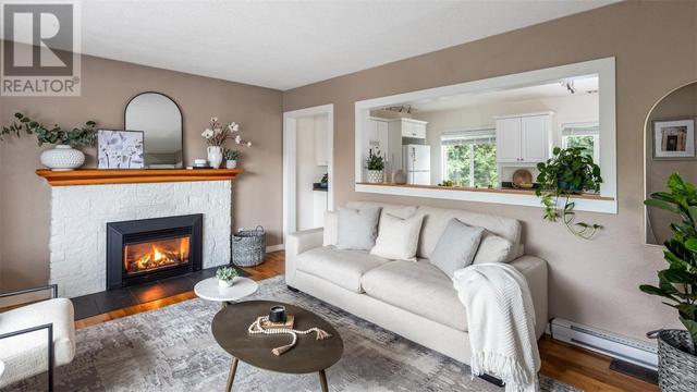 4008 Wiseton St, House detached with 4 bedrooms, 3 bathrooms and 6 parking in Saanich BC | Image 1