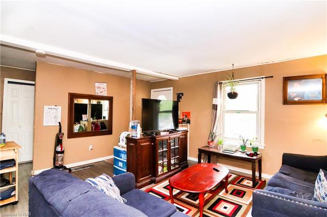 6221 Skinner Street, House detached with 3 bedrooms, 1 bathrooms and 3 parking in Niagara Falls ON | Image 5