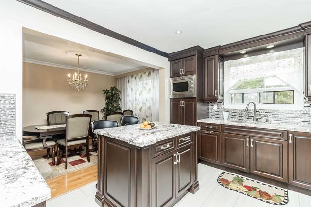 27 Dovehaven Crt, House semidetached with 4 bedrooms, 3 bathrooms and 7 parking in Toronto ON | Image 5