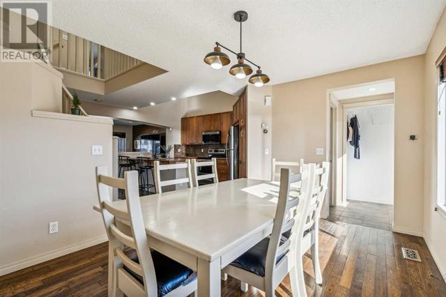 2065 New Brighton Gardens Se, House detached with 3 bedrooms, 3 bathrooms and 3 parking in Calgary AB | Image 8