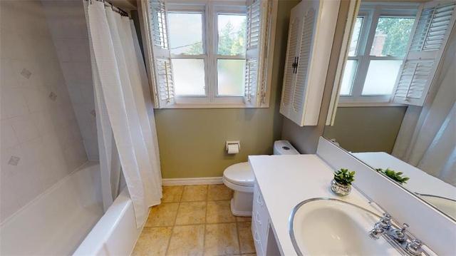 4 Macbeth Boulevard, House detached with 3 bedrooms, 2 bathrooms and 4 parking in St. Catharines ON | Image 19