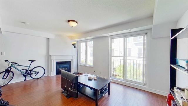 1013 - 18 Laidlaw St, Townhouse with 2 bedrooms, 2 bathrooms and 1 parking in Toronto ON | Image 6